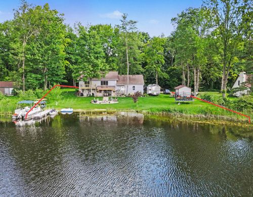 9039 E Ensign Ct, Hesperia, MI, 49421-8600 | Card Image