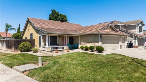 2901 Gambler Hill Ct, Riverbank, CA, 95367-9453 | Card Image