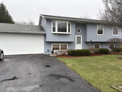 34107 N Fairfield Rd, Round Lake, IL, 60073-9783 | Card Image