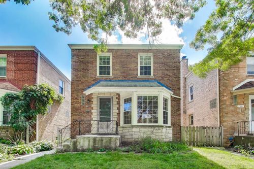 2637 W Catalpa Ave, Chicago, IL, 60625-3102 | Card Image