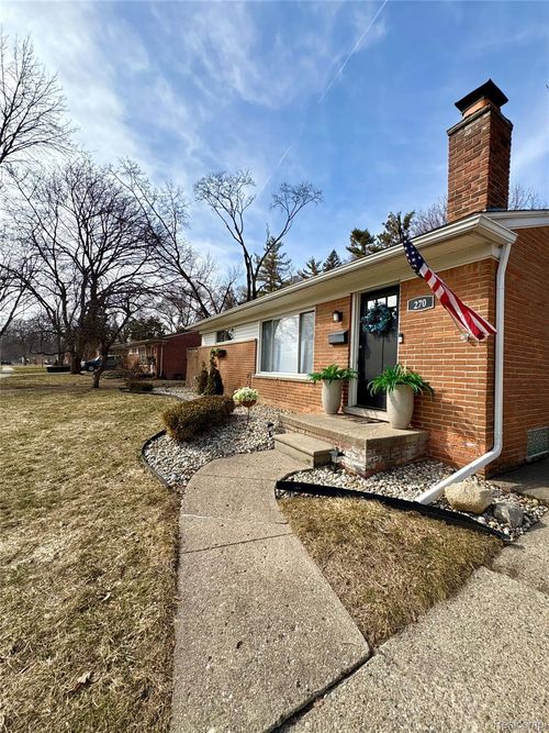 270 Winry Dr, Rochester Hills, MI, 48307-1156 | Card Image