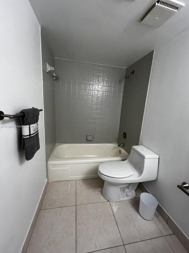 APT-303 - 6575 W Oakland Park Blvd, Condo with 2 bedrooms, 2 bathrooms and null parking in Lauderhill FL | Image 12