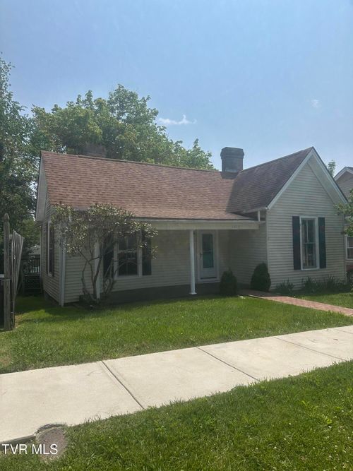 1013 Kentucky Ave, Bristol, TN, 37620-3812 | Card Image