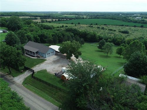 31731 Lookout Rd, Paola, KS, 66071-4902 | Card Image