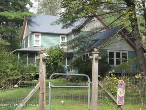 642 Tulip Tree Ln, Cresco, PA, 18326-7416 | Card Image