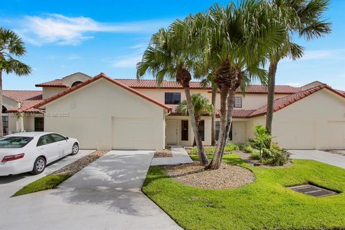 18578 Woodstream Dr, Boca Raton, FL, 33498-6332 | Card Image