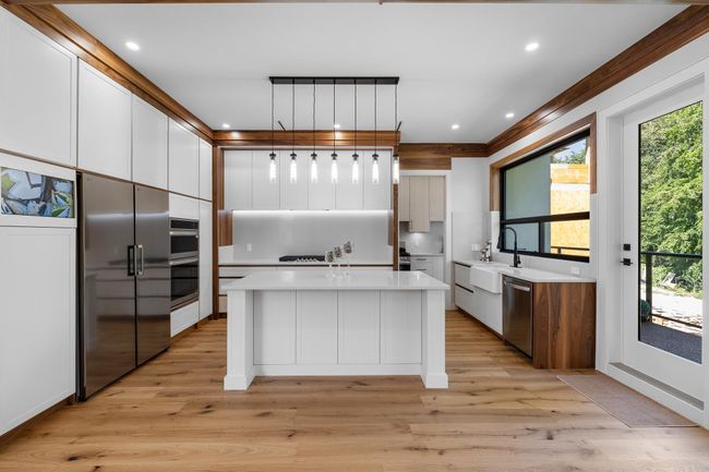 1415 Pipeline Pl, House other with 8 bedrooms, 9 bathrooms and 4 parking in Coquitlam BC | Image 10