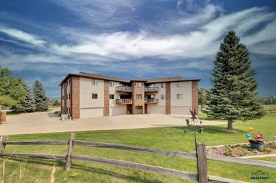 UNIT-205 - 835 W Hill, Townhouse with 2 bedrooms, 2 bathrooms and null parking in Spearfish SD | Image 1