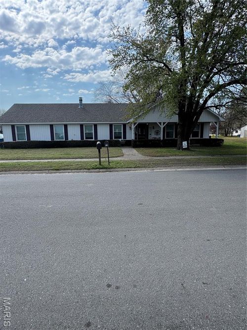 510 Saint Peter Dr, New Madrid, MO, 63869-1322 | Card Image