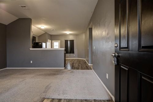 9904 Ruger Road, Yukon, OK, 73099 | Card Image