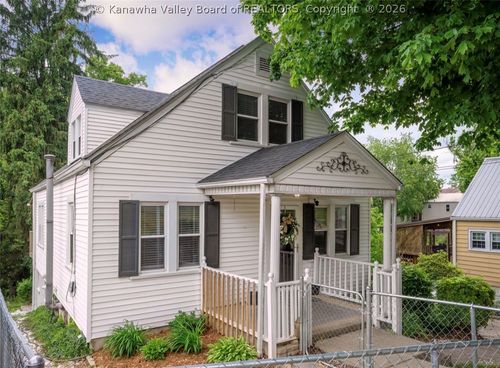 1814 Beechwood Dr, South Charleston, WV, 25303-2205 | Card Image