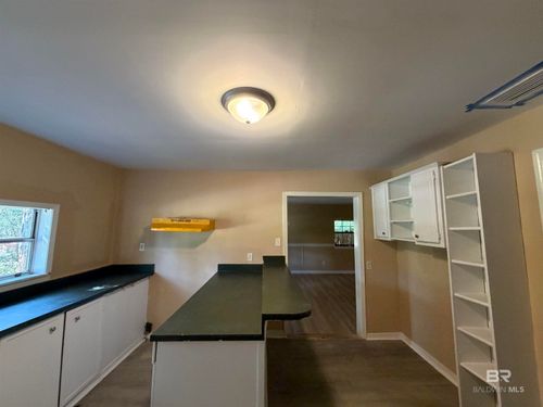 520 6th Ave, Chickasaw, AL, 36611-2305 | Card Image