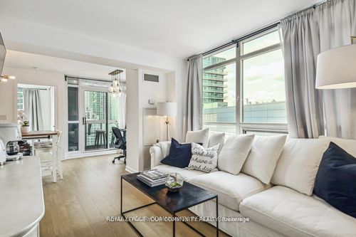 1810-600 Fleet St, Toronto, ON, M5V1B7 | Card Image