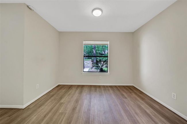 24 W Willowwood Ct, Townhouse with 3 bedrooms, 2 bathrooms and 2 parking in Spring TX | Image 10