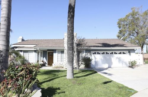 2331 Welcome Ct, Simi Valley, CA, 93063-3700 | Card Image