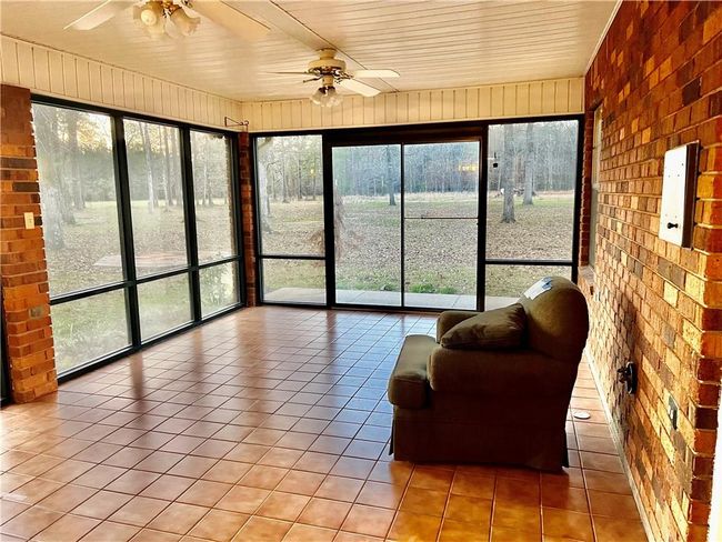 Glassed in porch | Image 32