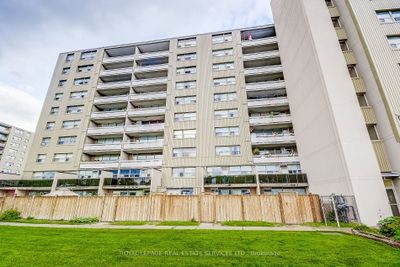 17 - 15 Albright Rd, Condo with 3 bedrooms, 2 bathrooms and 1 parking in Hamilton ON | Image 2