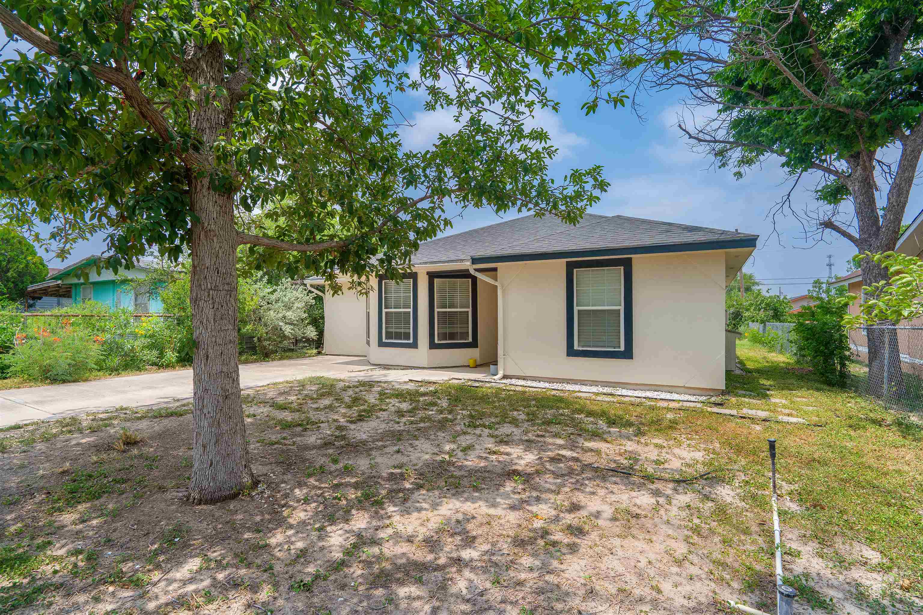 Residential in Del Rio 3