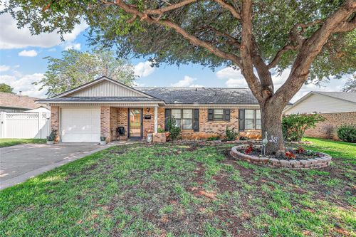 705 E Bovell Street, Crowley, TX, 76036 | Card Image