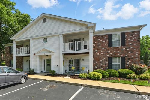unit-g-3425 Country Stone Manor Dr, Manchester, MO, 63088-1464 | Card Image