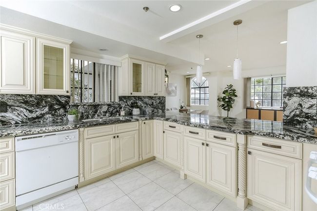 A1 - 501 E Palmer Ave, Condo with 3 bedrooms, 3 bathrooms and 2 parking in Glendale CA | Image 10