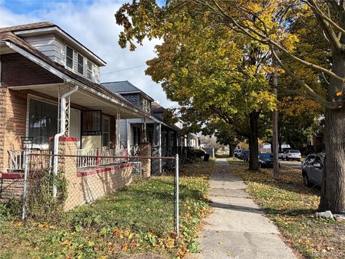 7742 Wheeler St, Detroit, MI, 48210-1528 | Card Image