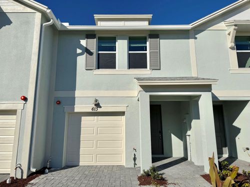 613 Salisbury Cir, Fort Pierce, FL, 34982-3990 | Card Image