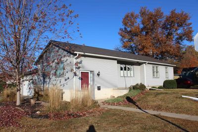 805 Nw 4th Street, House other with 4 bedrooms, 1 bathrooms and null parking in Waverly IA | Image 1