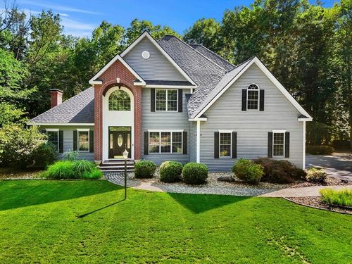 6 Evergreen Dr, Plaistow, NH, 03865-2563 | Card Image