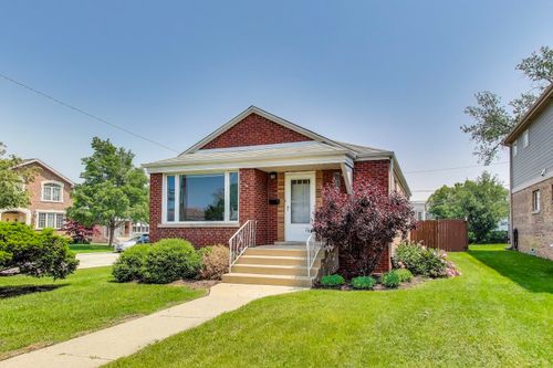 7657 N Osceola Ave, Niles, IL, 60714-3126 | Card Image