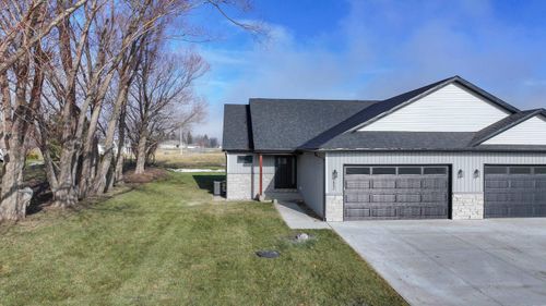 202 E Lillian Avenue, Conrad, IA, 50621 | Card Image