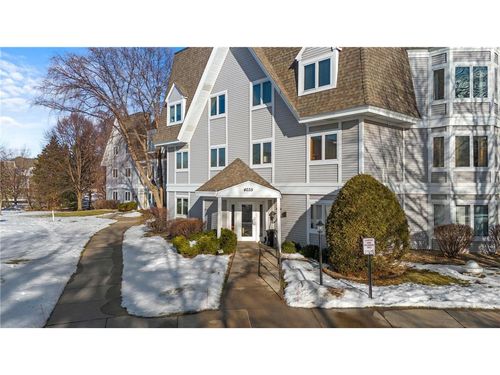 211-4035 Victoria Street, Shoreview, MN, 55126 | Card Image