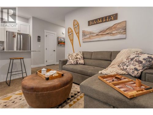 2-300 Creekview Rd, Hedley, BC, V0X1N6 | Card Image