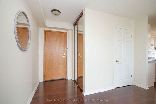 702-80 Athol St E, Oshawa, ON, L1H8B7 | Card Image