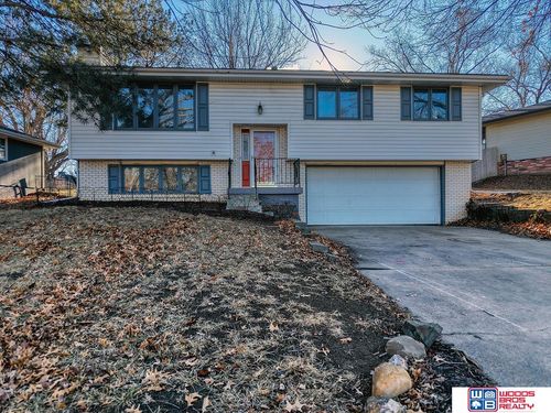 5607 Dogwood Drive, Lincoln, NE, 68516 | Card Image