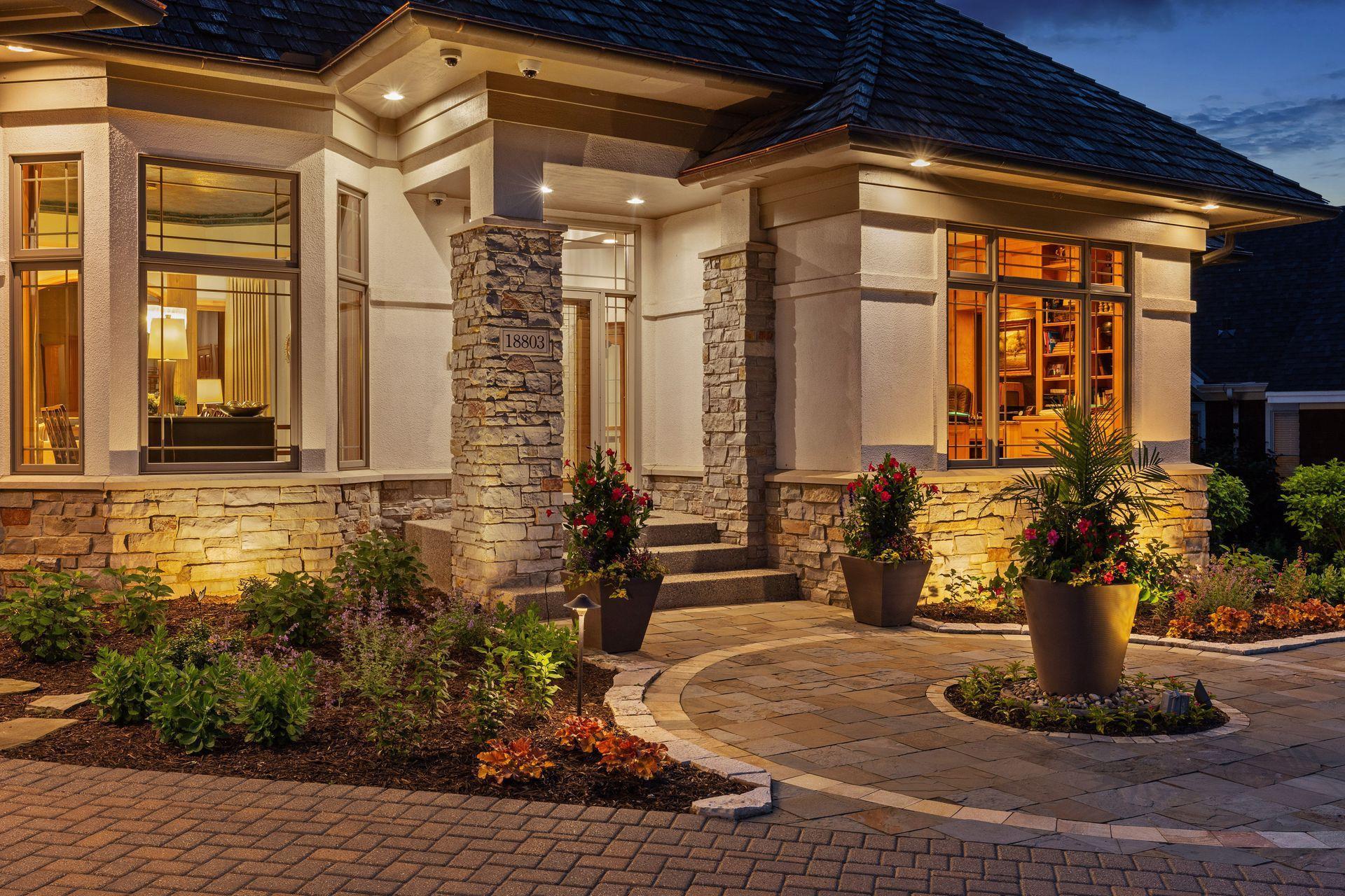 Bearpath Trl, Eden Prairie, MN 55347