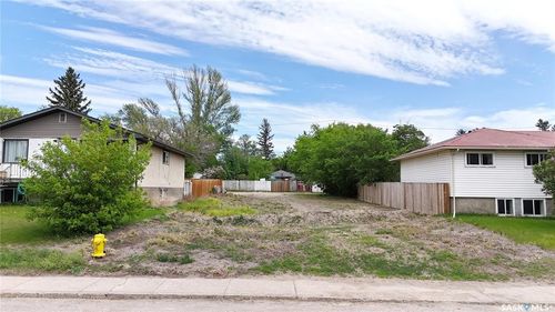 336 Av V S, Saskatoon, SK, S7M3E5 | Card Image