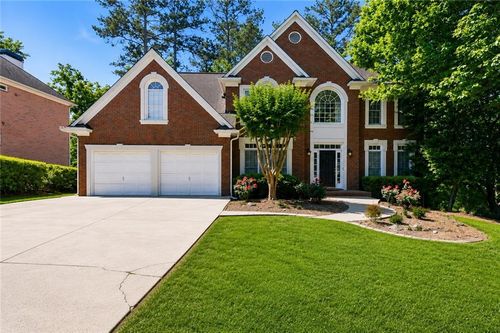 2046 Kinsmon Dr, Marietta, GA, 30062-8139 | Card Image