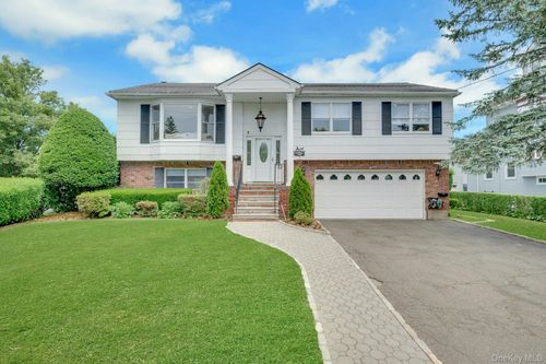 100 Neptune Ave, New Rochelle, NY, 10805-1404 | Card Image