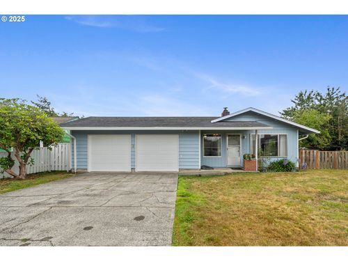 4004 Elmwood St, Tillamook, OR, 97141-2824 | Card Image