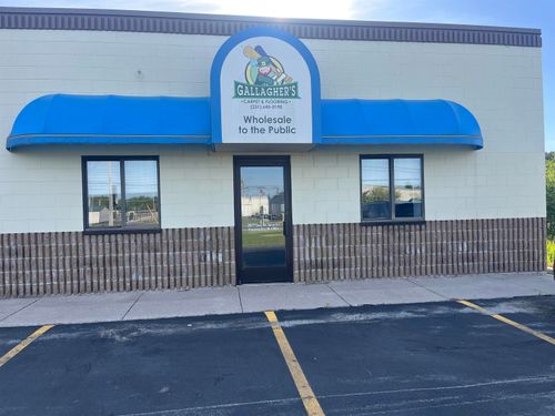 2827 Cass Rd, Traverse City, MI, 49684-6952 | Card Image