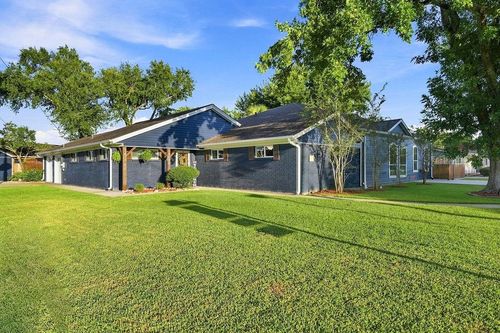 5701 Melody Ln, Dickinson, TX, 77539-7440 | Card Image