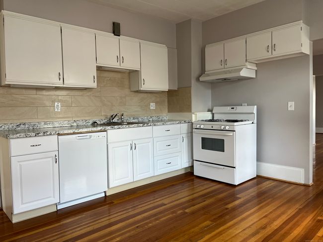 APT-3RD - 101 Riverview Ave, Home with 2 bedrooms, 1 bathrooms and null parking in New London CT | Image 6
