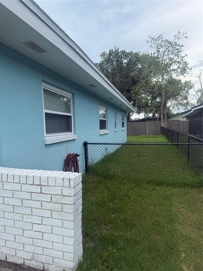 Side yard fenced | Image 28
