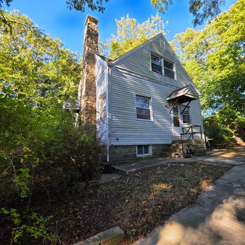 9 Friendship Drive, Brookhaven, NY, 11778 | Card Image