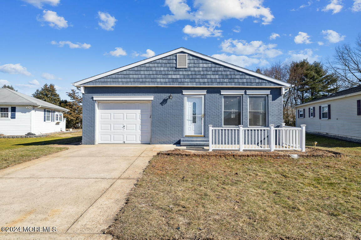 Encinitas Dr, Toms River, NJ 08757
