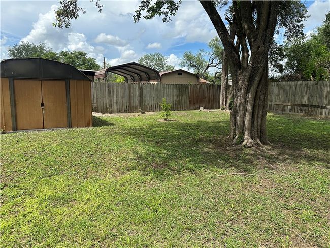 1411 Consuelo St, House other with 3 bedrooms, 1 bathrooms and 2 parking in Alice TX | Image 26