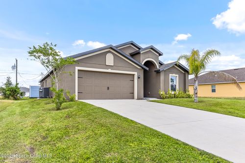 539 Hamwood St Sw, PALM BAY, FL, 32908-1211 | Card Image