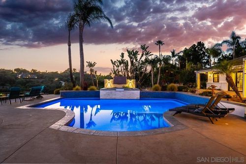 33 Gateview, Fallbrook, CA, 92028 | Card Image