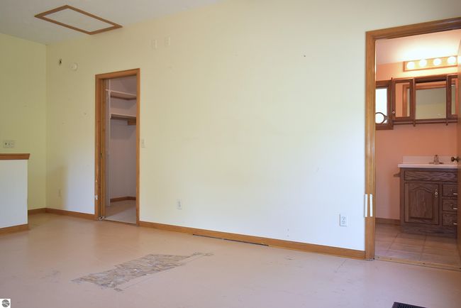 4467 S Forthill Rd, House other with 3 bedrooms, 2 bathrooms and null parking in Suttons Bay MI | Image 23